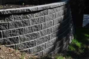 segmential retaining wall